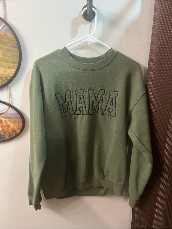 Gildan Tops - Gildan Olive Green "MAMA" Crewneck Sweatshirt